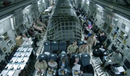 Mỹ chuyển xe và trực thăng tổng thống tới Singapore