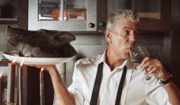 Anthony Bourdain - Đầu bếp từng đến Việt Nam cùng ông Obama qua đời ở tuổi 61 do tự tử