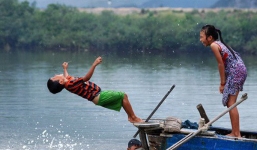 Bộ trưởng Nguyễn Xuân Cường: Bộ Tài nguyên và Môi trường đang quy định chuẩn nước thải chăn nuôi ở mức người cũng có thể tắm được