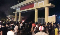 Tạm giữ thêm 99 người quá khích ném đá trụ sở UBND tỉnh Bình Thuận