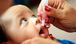 Y tá “lỡ tay” cho bé 3 tháng tuổi uống cả lọ vắc xin bại liệt