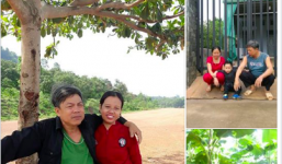 Đã 32 năm bên nhau nhưng bố mẹ vẫn yêu như thuở ban đầu: Mẹ giận dỗi bỏ hát karaoke vì ba vô tình đốt mất danh sách ghi tựa bài hát