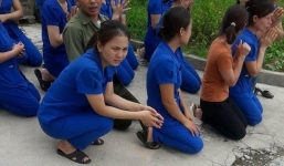 UBND huyện Thanh Chương nói về việc hàng chục giáo viên quỳ gối khóc xin không đóng cửa trường mầm non