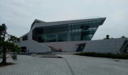 Cận cảnh bến du thuyền của Vũ 'nhôm' bỏ hoang bên sông Hàn