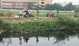 TP.HCM: Hốt hoảng phát hiện thi thể nam thanh niên nổi trên kênh Tham Lương