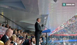 Quá vui sướng vì chiến thắng, Tổng thống Nga cắt ngang buổi họp báo sau trận khai màn