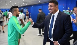 Nhìn Ronaldo xuất hiện trong lễ khai mạc World Cup 2018, đám 8x, 9x đời đầu mới 'chua chát' nhận ra mình đã già lắm rồi