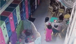 Clip: Bảo mẫu dùng tay “liên hoàn tát” vào mặt bé gái 3 tuổi tại trường mầm non ở Sài Gòn