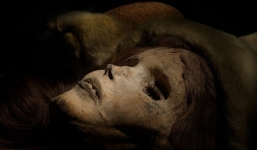 Giải mã thuật ướp xác thời cổ đại: Gần 4.000 năm vẫn còn nguyên mái tóc, hàng mi cong vút