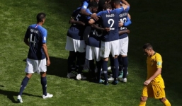 Cần đến 2 'người bạn', Pogba mới giúp tuyển Pháp vật vã bước qua nổi trận khai màn