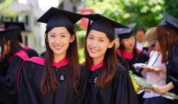 Xinh như hotgirl lại tốt nghiệp thạc sĩ Harvard chỉ trong 1 năm, cặp chị em sinh đôi này đang khiến hàng triệu người ngưỡng mộ