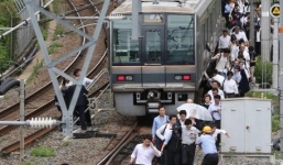 Động đất mạnh cấp 6 làm rung chuyển Nhật Bản khiến 2 người nguy kịch, ít nhất 8 người bị thương