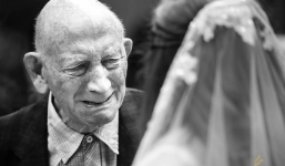 Những hình ảnh xúc động chứng minh rằng, người đàn ông hạnh phúc nhất trong ngày cưới chính là bố của cô dâu