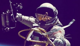 Chuyên gia NASA tiết lộ trải nghiệm 'đi cầu' trong vũ trụ thực sự là như thế nào