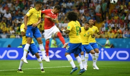 Tự ru ngủ chính mình, Brazil gây thất vọng não nề ngày ra mắt