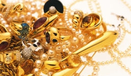 Giá vàng hôm nay 19/6/2018: Nằm im dưới đáy