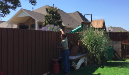 Hàng xóm mở TV ồn ào bất kể ngày đêm, ông bố đã dùng chính nghề nghiệp của mình để trả đũa