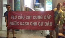 Hà Nội: 9 tòa chung cư tại khu đô thị Thanh Hà treo băng rôn đỏ rực vì hàng nghìn gia đình khốn đốn do nước bẩn