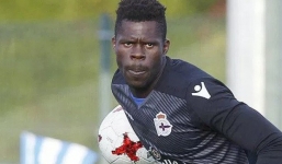 World Cup 2018: Người hâm mộ sôi sục vì hình ảnh 'thủ môn 19 tuổi già nhất thế giới'