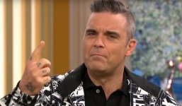Robbie Williams chính thức lên tiếng về hành động phản cảm, gây sốc tại World Cup 2018