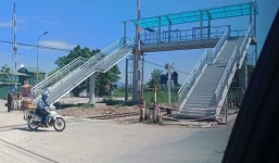 Xôn xao về cây cầu vượt cho người đi bộ qua đường sắt ở Thanh Hóa