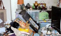 Hai người chết cháy vì… nhà ngập rác