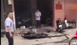 Vụ nổ tại trụ sở công an phường 12: Hai tiếng nổ lớn phát ra, chiếc xe máy vỡ vụn
