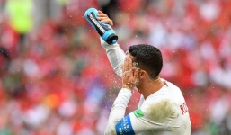 Tái hiện Maradona ở World Cup 90, Ronaldo đưa Bồ Đào Nha đến chiến thắng nâng tầm huyền thoại