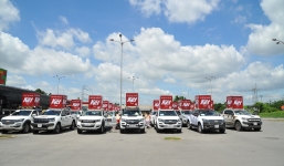 Người Sài Gòn thích thú với dàn thần tình yêu đi “xế siêu ngầu” vòng quanh thành phố