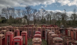 Cuộc hồi sinh từ bãi phế liệu của những bốt điện thoại đỏ - biểu tượng nổi tiếng nước Anh