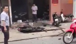 Vụ nổ tại trụ sở công an phường 12: Có 2 người đi xe máy, ném ba lô vào trong rồi bỏ chạy?