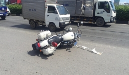 Truy đuổi hơn 30km tài xế xe tải tông xe cảnh sát rồi bỏ chạy