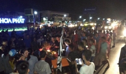 Bắt một số đối tượng chống đối trong vụ gia đình mang quan tài thiếu nữ tử vong ra quốc lộ