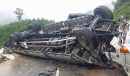 Lật xe tải ở Lào khiến 7 lao động Nghệ An thương vong