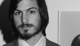 Những lời trăn trối cuối cùng của Steve Jobs: Cho dù bạn chọn ghế hạng nhất hay hạng phổ thông thì khi máy bay hạ cánh, bạn cũng phải bước xuống