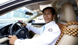 Tài xế taxi đỡ đẻ giúp sản phụ mẹ tròn con vuông trên đỉnh đèo Tà Nung giữa đêm