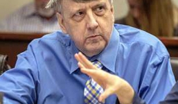 Tình tiết mới vụ án '13 đứa trẻ nhà Turpin': Các nạn nhân phải ăn bánh quy mốc hàng ngày, bị bóp cổ và tra tấn vì nghe nhạc Justin Bieber