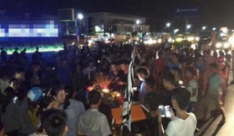 Vụ đưa quan tài thiếu nữ tử vong ra QL5: Tạm giữ một số người để điều tra hành vi gây rối