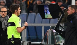 'Công nghệ VAR tại World Cup 2018 khó áp dụng ở bóng đá Việt Nam'