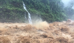 Lũ lớn gây chia cắt tại các tỉnh miền núi phía Bắc