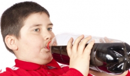 Ăn sáng bằng 'nước ngọt', bé 12 tuổi nặng 80kg mắc phải bệnh dịch thế kỷ rất nguy hiểm