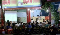Dân nhậu ở Sài Gòn thức trắng đêm xem World Cup 2018 trên 'phố nhậu' Phạm Văn Đồng