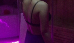 Nhân viên massage ở trung tâm Sài Gòn khoả thân phục vụ khách