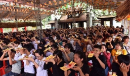 Thượng tọa Thích Nhật Từ: 'Tôi không làm phép ma tà cầu nguyện cho sĩ tử thi tốt nghiệp'