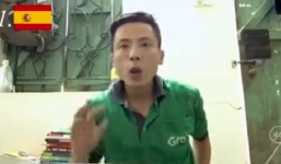 Xuất hiện thanh niên mặc áo GrabBike biểu diễn nói 10 thứ tiếng