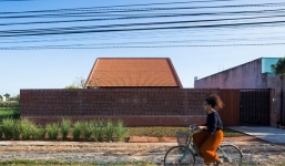 Nhìn bên ngoài như lò gạch, nhưng bên trong ngôi nhà ở Long An này lại khiến bạn phải trầm trồ không ngớt