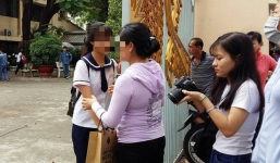 Thi THPT quốc gia: Mẹ xin hội đồng thi cho con đi vệ sinh lúc nào cũng được, biết lý do ai cũng ngã ngửa!