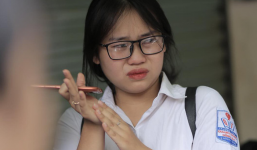 Đề thi Tiếng Anh: Nhiều câu rất khó, thí sinh khóc vì sợ bị điểm liệt 0, 1