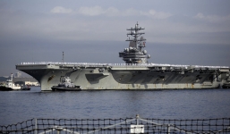 Cận cảnh siêu tàu sân bay Mỹ tuần tra biển Đông