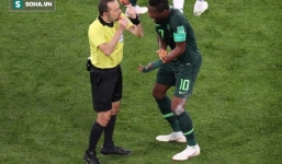 Tranh cãi: Trọng tài 'cướp trắng' penalty của Nigeria, giúp Argentina đi tiếp?
